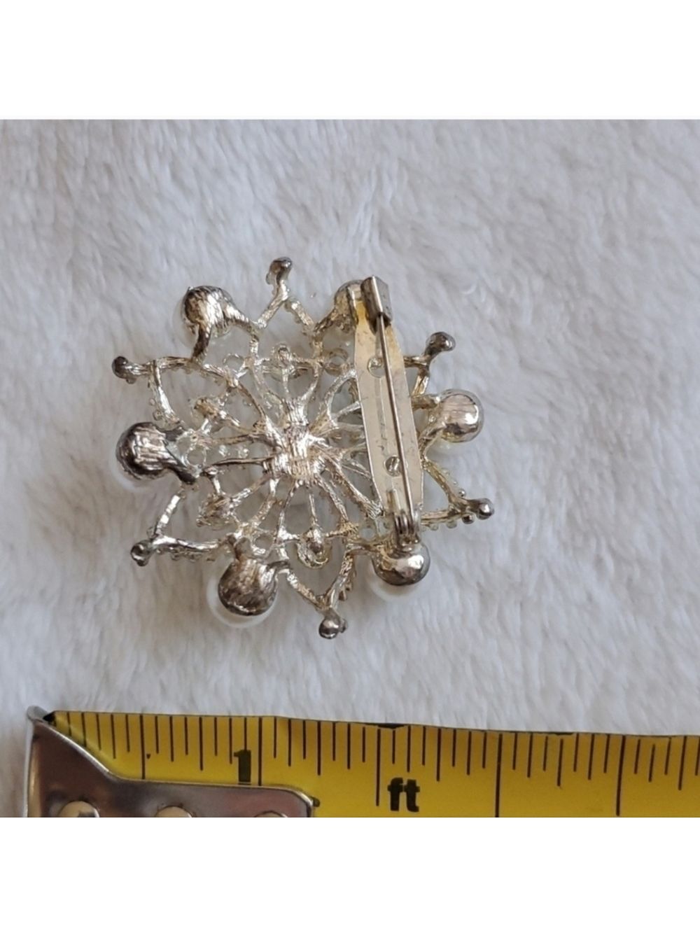 Faux Pearl Rhinestone Brooch Pin - Picture 2 of 6